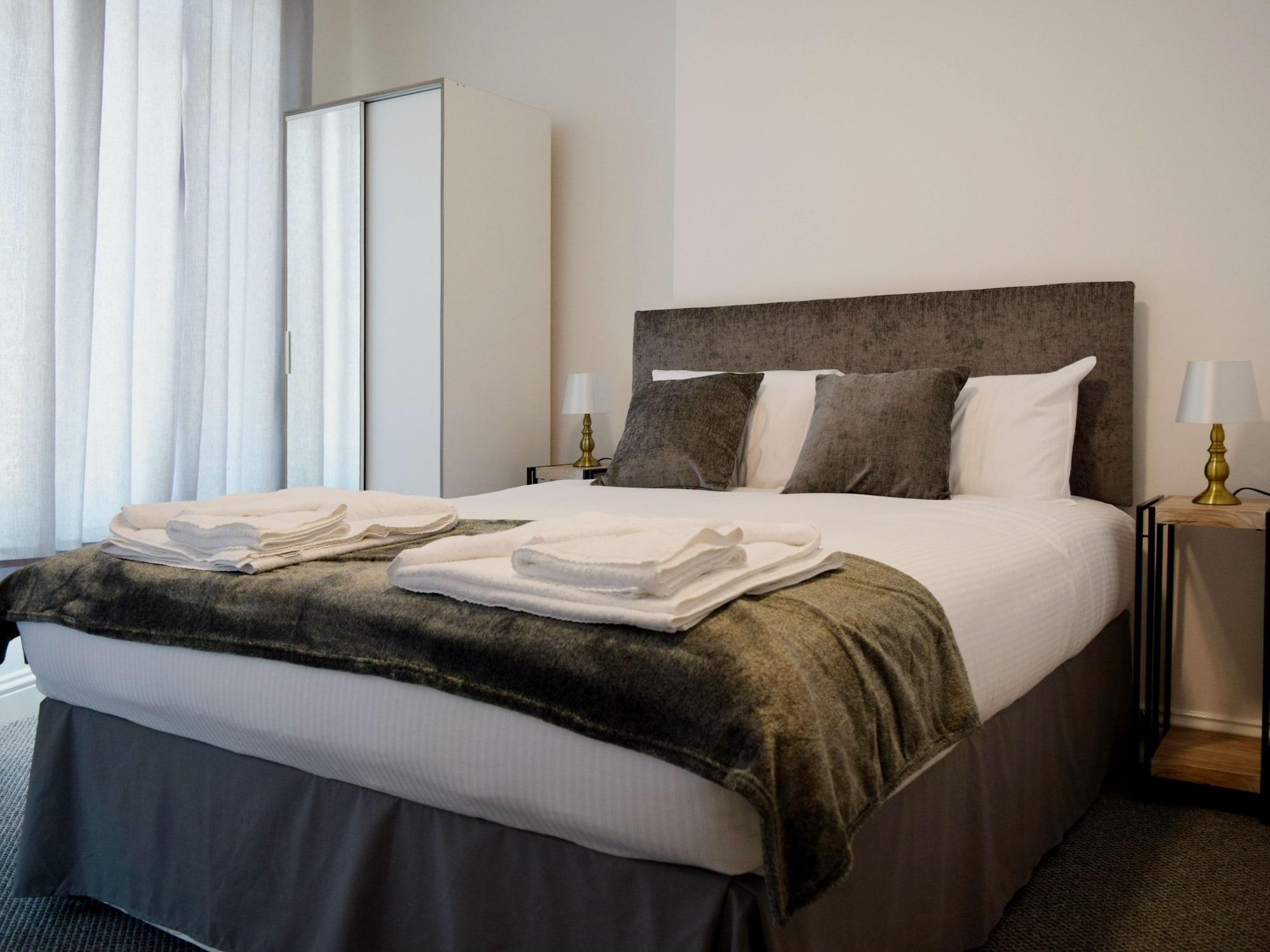 One Caprera Guest House Plymouth Esterno foto